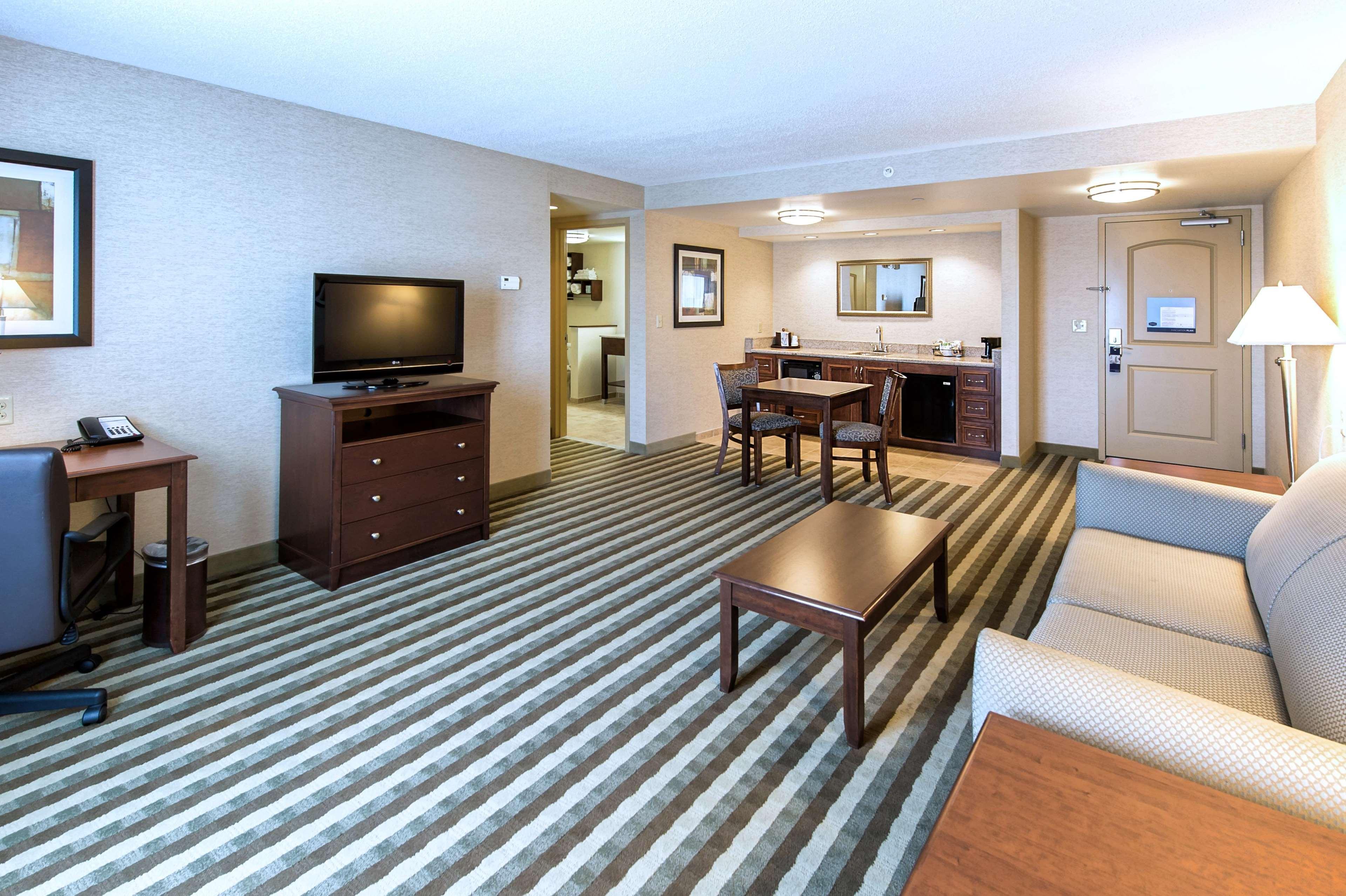 Hampton Inn Преск-Айл Экстерьер фото